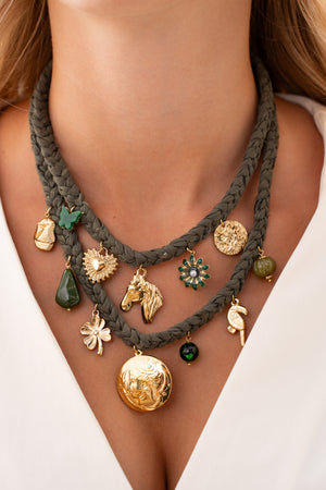 Collier MANA